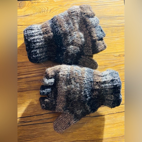 Adult One Size Wool Handmade Glove Mittens - Picture 8 of 8